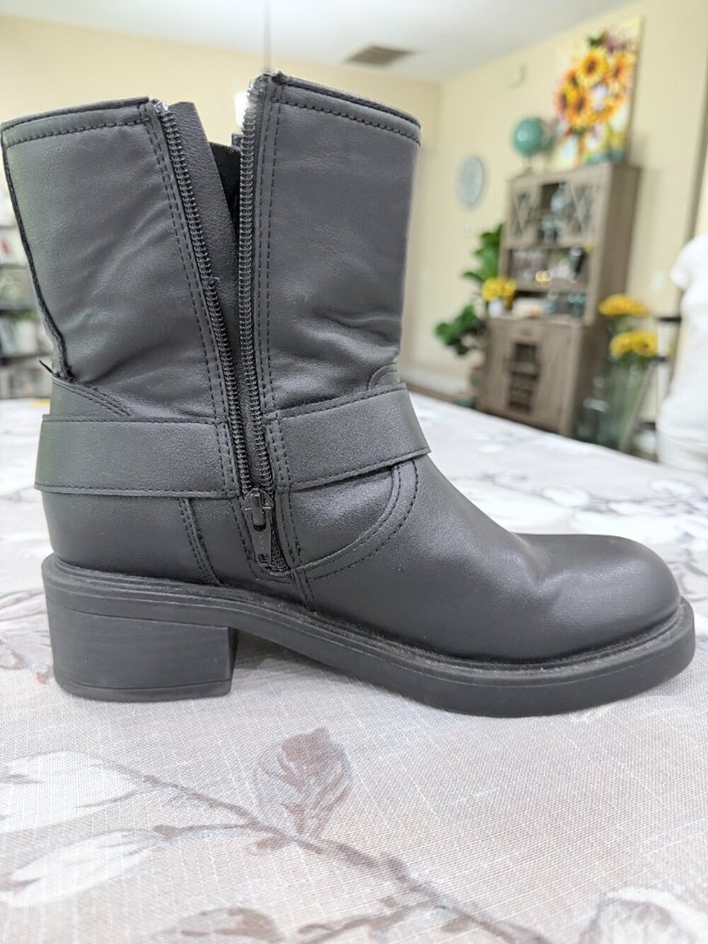 Universal Thread Moto Harness Conrad Boots Black Buckle Ankle Boots Women’s 7.5 - Picture 3 of 16